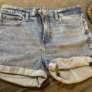 Old Navy High Rise  “O.G” Short-Size 12